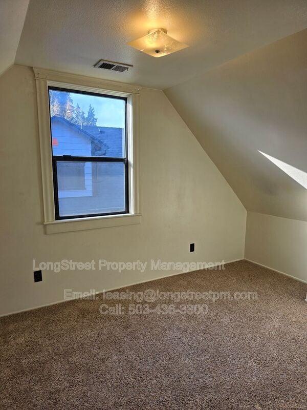 Building Photo - 1052 SW Western Blvd