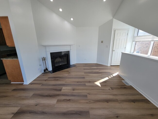 Building Photo - 1077 Courtland Dr