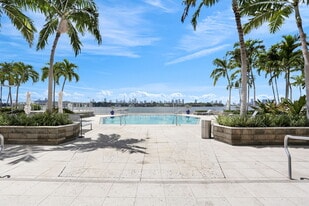 Building Photo - 800 West Ave