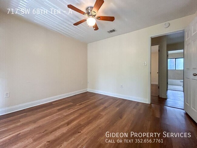 Building Photo - 717 SW 68th Terrace