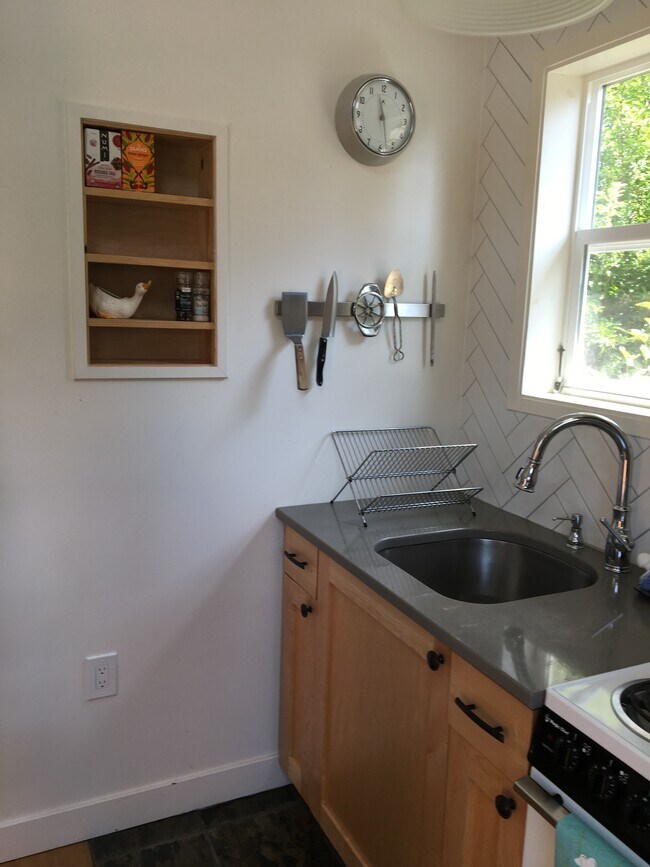 kitchen ammenities - 1824 NE 169th St