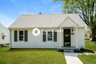 Building Photo - 4 Bedroom Pet-Friendly Home in CRYSTAL CITY, MO with Main Street Renewal