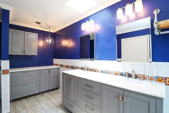 Building Photo - 14202 Ella Lee Ln