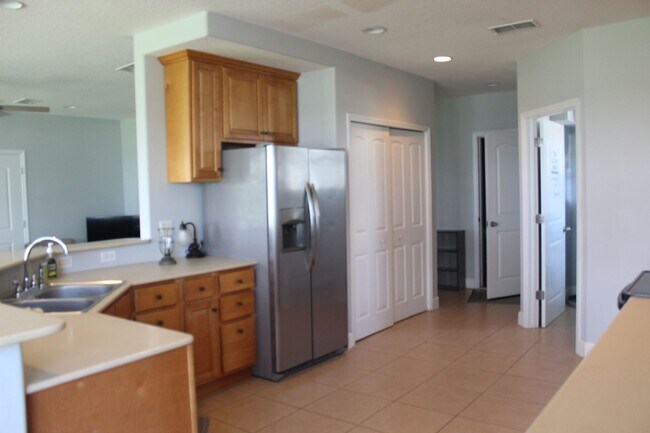 Building Photo - Furnished Riverview Home w/ Pool