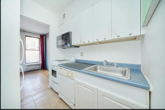 Building Photo - 2 bedroom in New York NY 10036