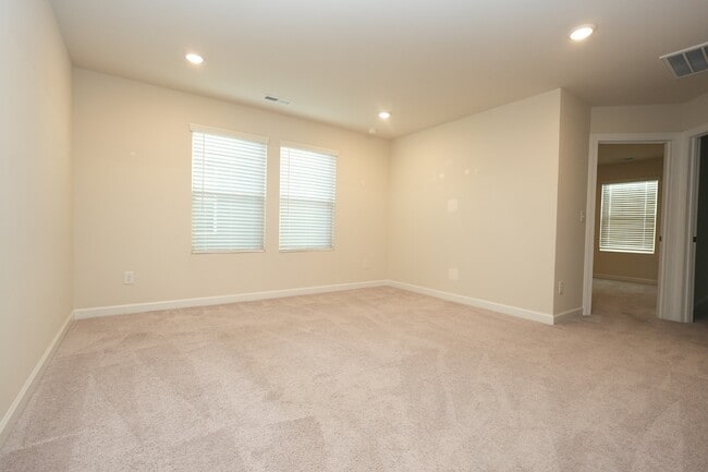 Building Photo - 12412 Larue Ln