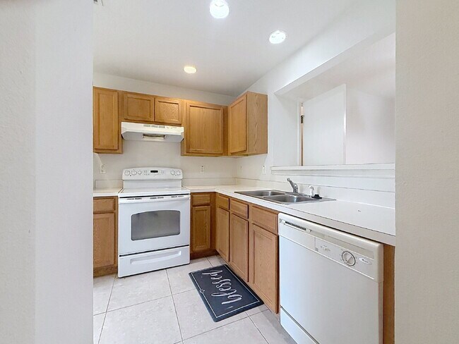 Building Photo - 8723 Sheldon Creek Blvd