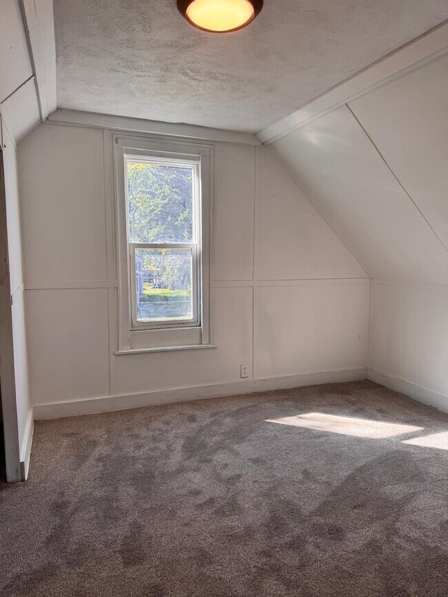 Building Photo - 1723 S 8th St