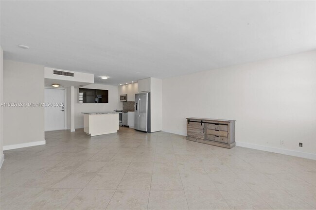 Building Photo - 2100 Sans Souci Blvd