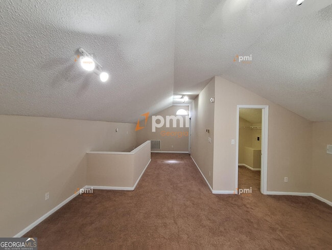 Building Photo - 204 Westcliff Center St