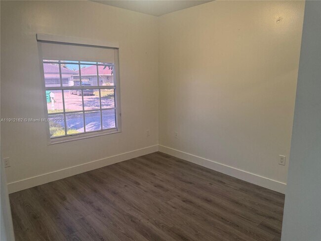 Building Photo - 10103 SW 159th Ave