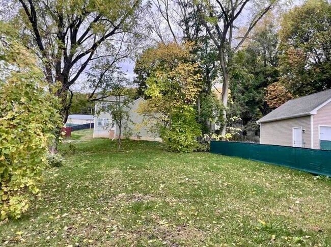 Building Photo - Updated 3 Bed, 2.5 Bath Home in Lane-Wooster Area