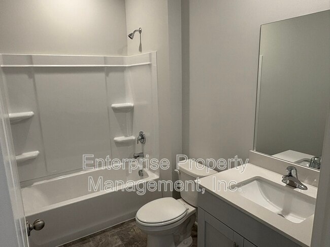 Building Photo - 55 Burr Oak Cv