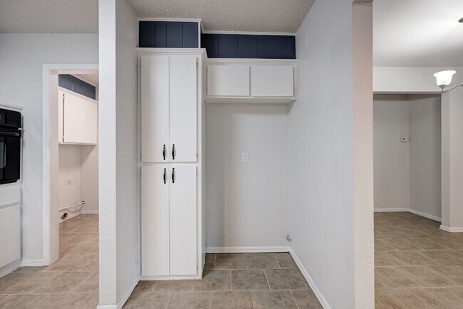 Building Photo - 1707 Ridgemont Cir