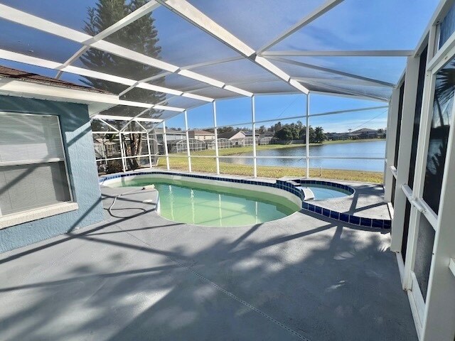 Building Photo - 3237 Fairfield Dr