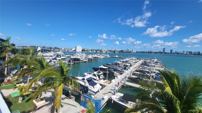 Building Photo - 7601 E Treasure Dr