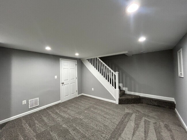 Building Photo - 3813 Brooklyn Ave
