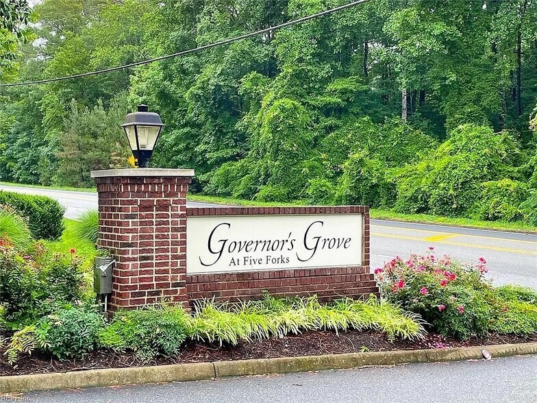 Community Entrance - 1903 Prosperity Ct