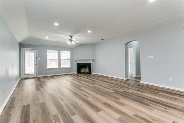 Building Photo - 815 Creekside Dr
