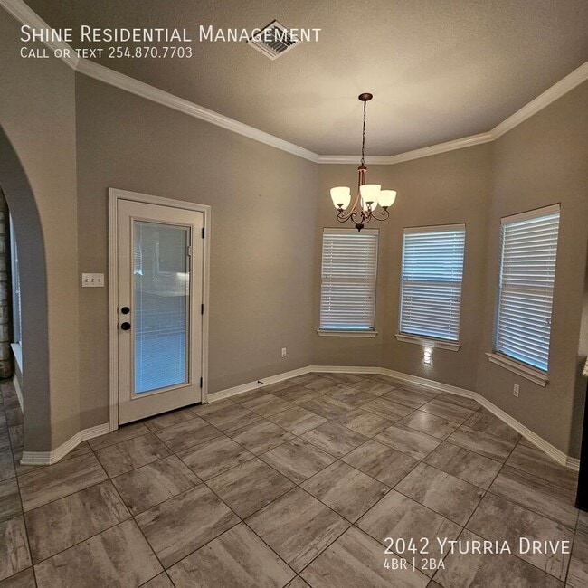 Building Photo - 2042 Yturria Dr