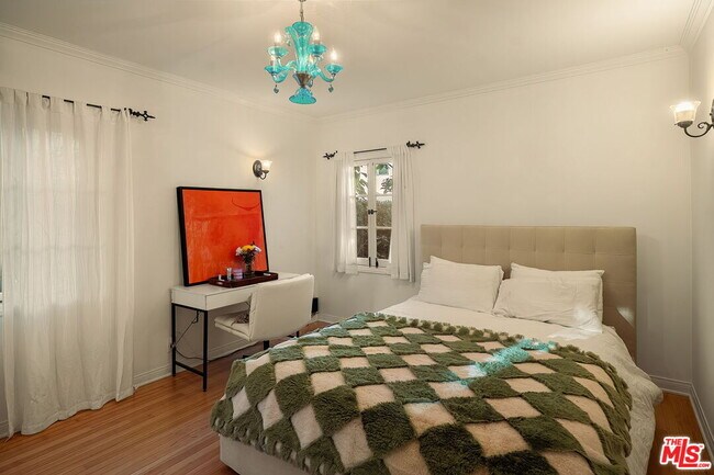 Building Photo - 2223 Cloverfield Blvd