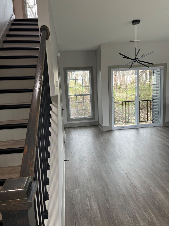 Building Photo - 2922 Painted Pony Dr