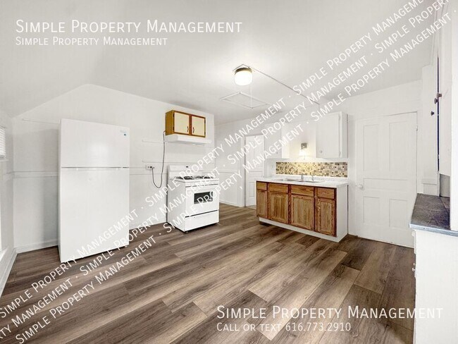 Building Photo - 1004 Jennette Ave NW