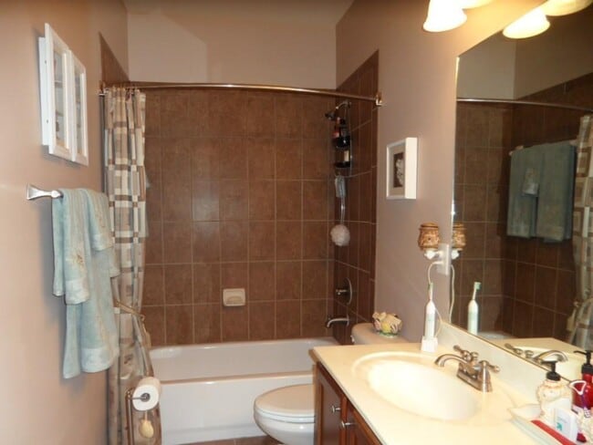 Building Photo - 5040 Hastings Terrace