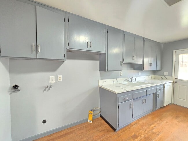 Building Photo - 45114 16th St W