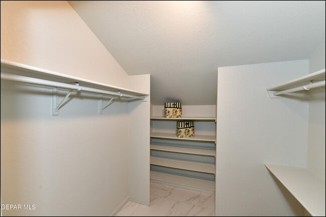 Building Photo - 31 Stratford Hall Cir