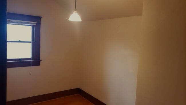 Building Photo - Beautiful craftsman style farmhouse outside Island City with inspiring views of the Grande Ronde ...