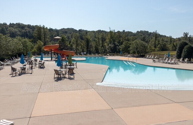 Building Photo - 509 Broadberry Ave