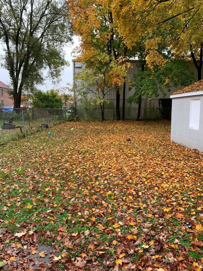 Building Photo - 124 Cedar St