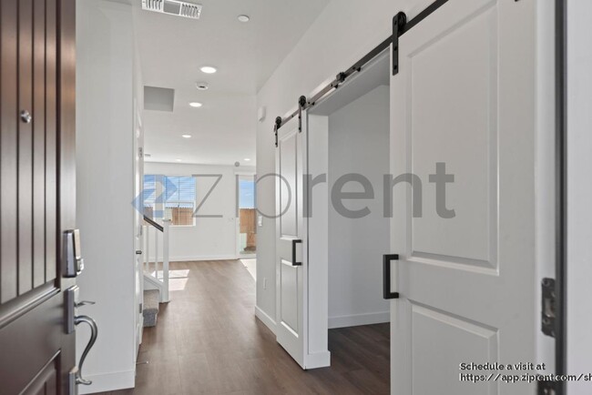 Building Photo - 426 Gold Coast Rd