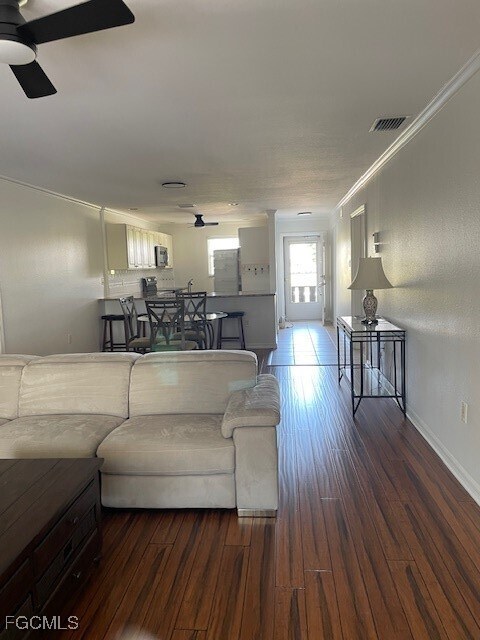 Building Photo - 632 Victoria Dr