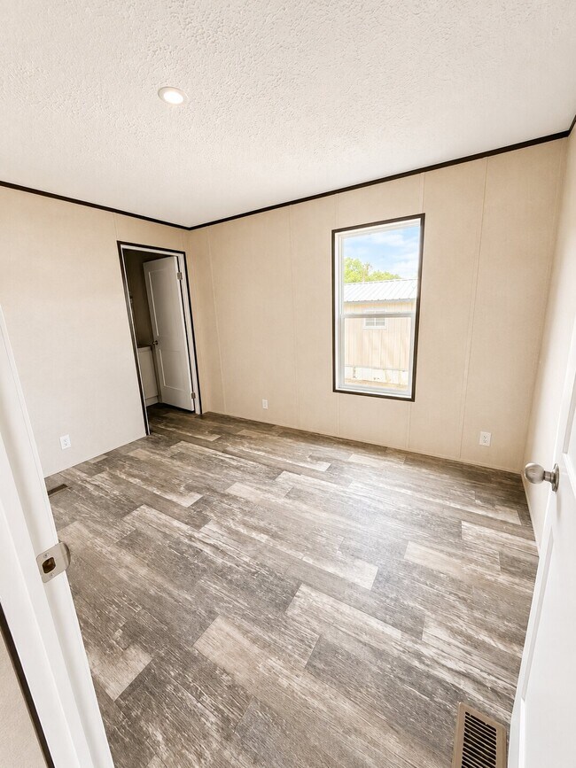 Building Photo - 161 Fowler Cir