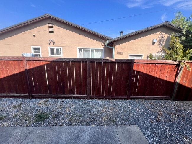 Building Photo - 40251 Laiolo Rd