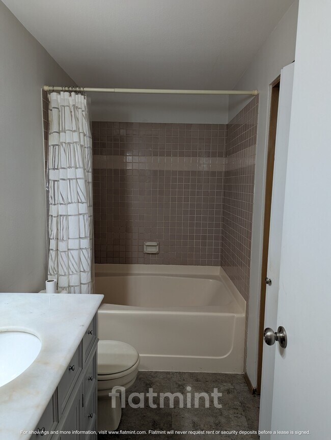 Building Photo - 8720 Phinney Ave N