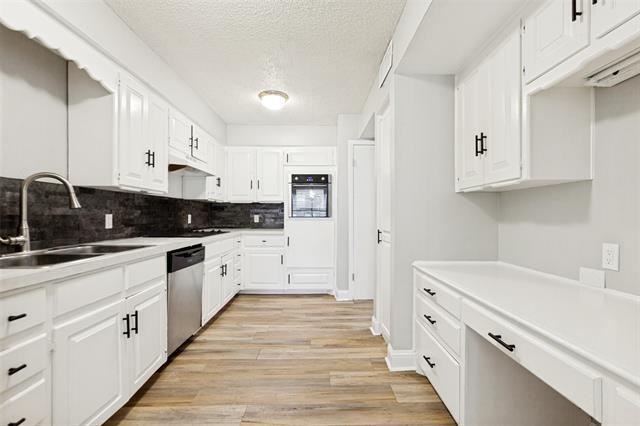 Building Photo - 14372 Haymeadow Cir