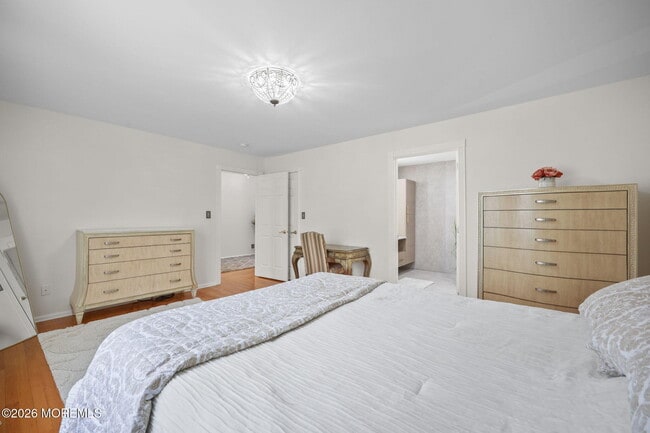 Building Photo - 10 Kinglet Ave