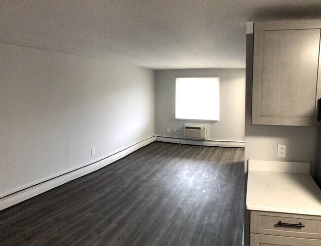 Building Photo - 511 Lake Terrace