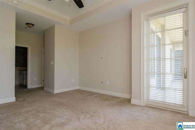 Building Photo - 2600 Highland Ave