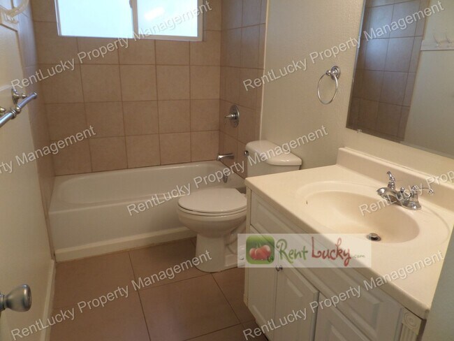 Building Photo - Adorable 3-Bedroom Home with Fenced Yard in Great Bothell Neighborhood!