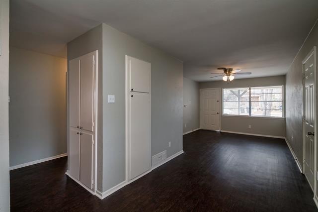 Building Photo - 3933 Stanley Ave