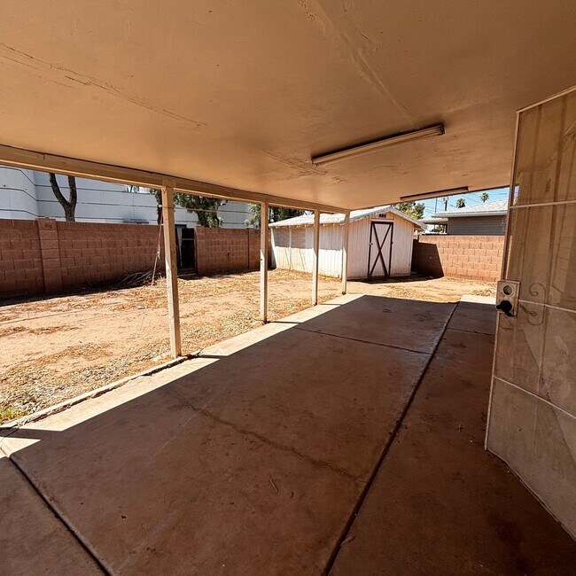 Building Photo - 4 Bedroom rental home in Tempe!