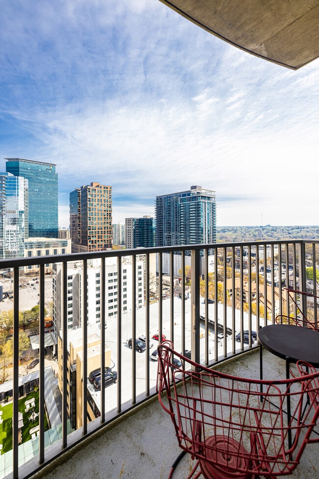 Building Photo - 943 Peachtree St NE