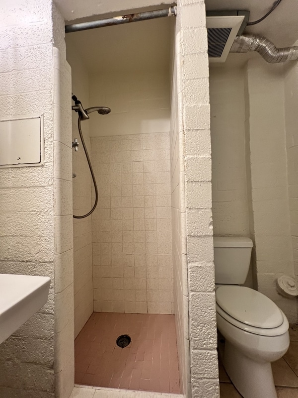 Building Photo - 1643 S State St