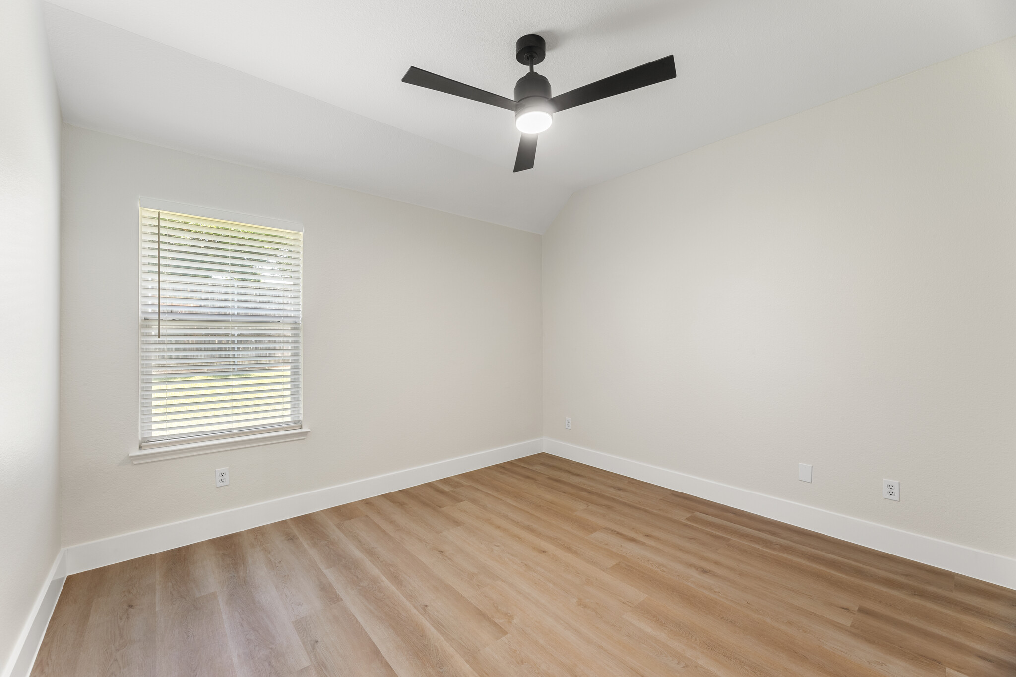 Secondary Bedroom - 4029 Dellman Dr