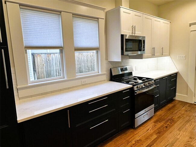 Building Photo - 540 Harvard St