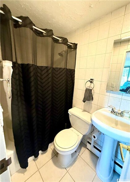 Building Photo - 849 Delaware Ave